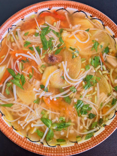 Hình của món Canh chua nấm kim châm.