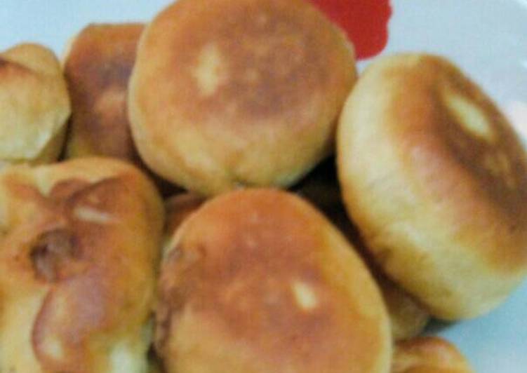 Resep Roti Goreng isi Sosis empuuk, Enak