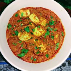 A picture of Shahi paneer.
