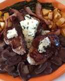 Filetes mignon con salsa de champiñones y Roquefort