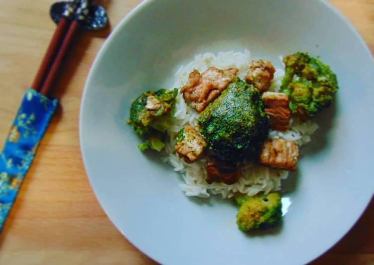 Steps to Prepare Award-winning Riso basmati, broccoli e salmone in salsa teriyaki