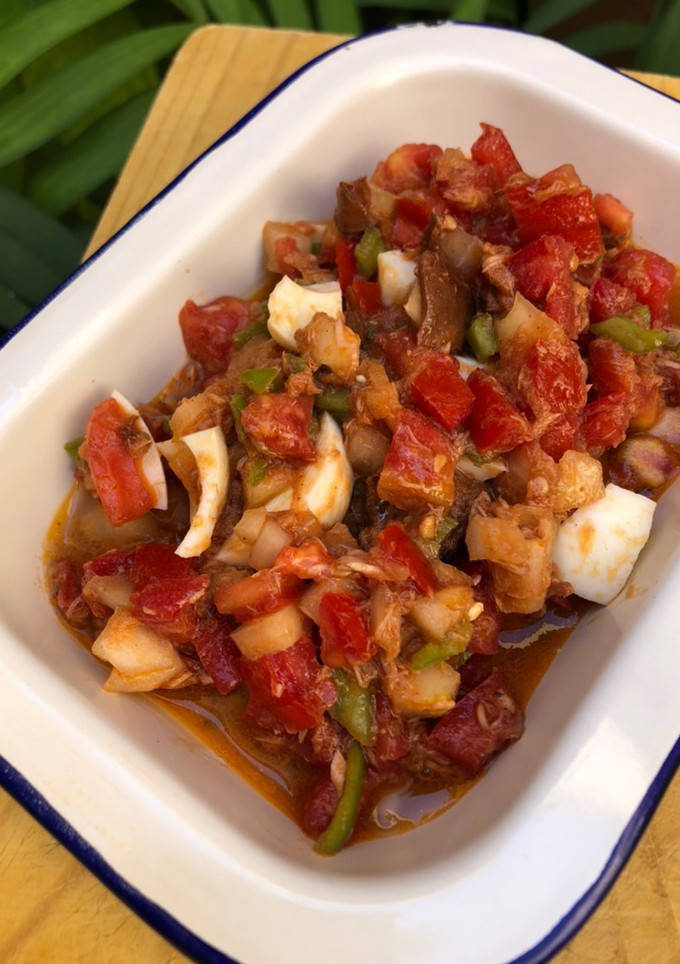 Una foto de 🌿Picadillo con calamares, atún y huevo duro 🌿