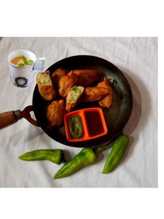 ફરાળી મિર્ચી વડા(farali mirchi vada recipe in Gujarati) રેસીપી મુખ્ય ફોટો