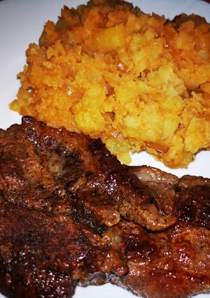 Sült tarja hagymás tört krumplival recept fotója