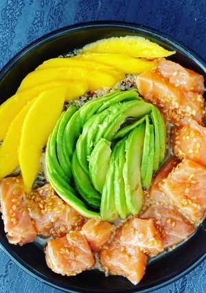 Une photo de Poke bowl saumon