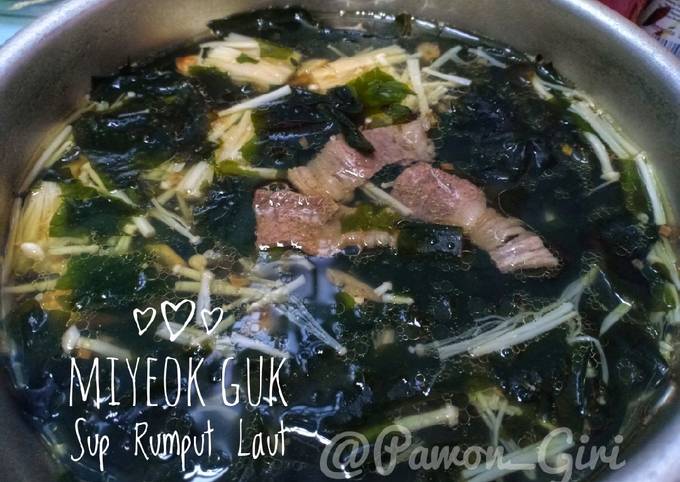 Sup Rumput Laut (Miyoek Guk)