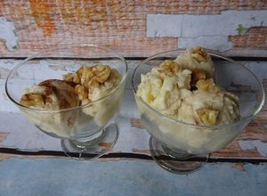 Foto de Gelado de maçã e nozes com quark