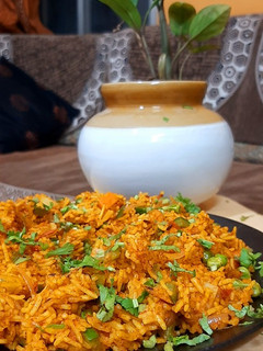તવા પુલાવ (Tava Pulao Recipe In Gujarati) રેસીપી મુખ્ય ફોટો