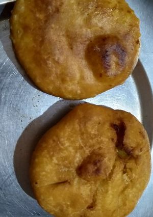 A picture of Pyaz ki kachori (onion kachori).