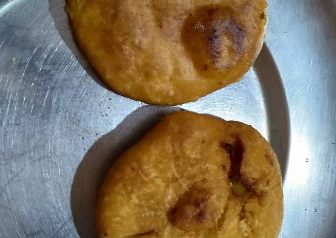 Pyaz ki kachori (onion kachori)