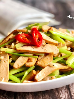 芹菜炒豆干 / 家常菜 的食譜成品照片