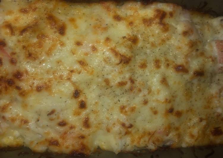 Ooey gooey cheesy crab bake π¦