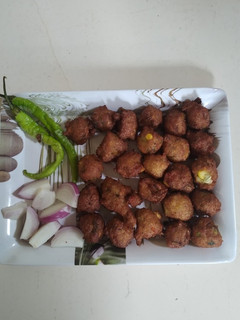 વેજીટેબલ દાળવડા(vegetabel dalvada recipe in Gujarati) રેસીપી મુખ્ય ફોટો
