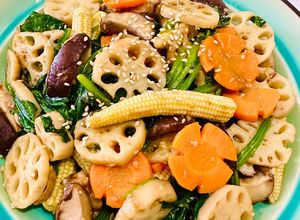 Hình của món Nấm đông cô xào rau củ.