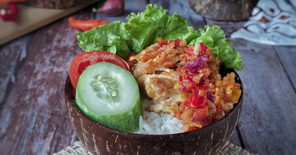 445.Rice Bowl (Ayam geprek bumbu instan+sambal tumis)