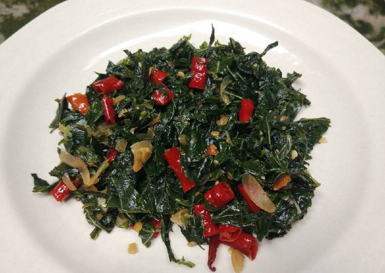 Tumis daun singkong terasi