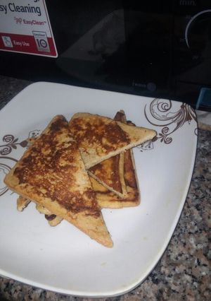A picture of French toast.