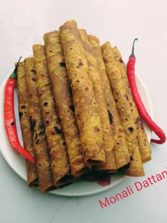 થેપલા (Thepla Recipe In Gujarati) રેસીપી મુખ્ય ફોટો