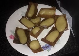 Bánh ngô hấp lá chuối