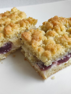 Cseresznyés reszelt süti 🍒 recept fotója