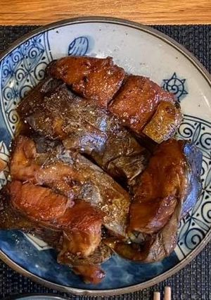 Hình của món Cá kho Khách Gia (Hakka Hong shao yu).