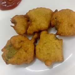 A picture of Ajwain leaf fritter.