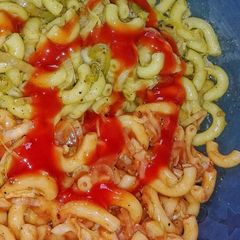 A picture of Spicy Macroni...💞.