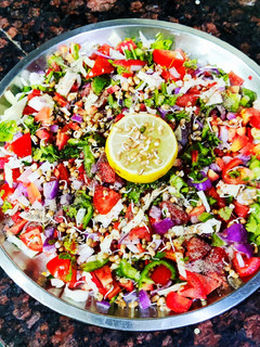 प्याज टमाटर स्प्राउट्स सलाद (pyaz tamatar sprouts salad recipe in Hindi) रेसिपी मुख्य फोटो