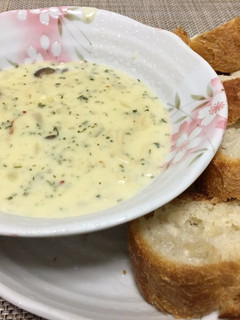 A picture of Mushrooms soup.