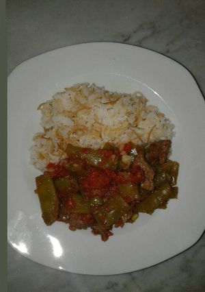 صورة لوصفة لوبيا باللحم مع رز