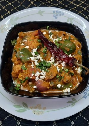 वेज कोल्हापूरी (Veg Kolhapuri Recipe In Marathi) रेसिपी चे मुख्य फोटो 