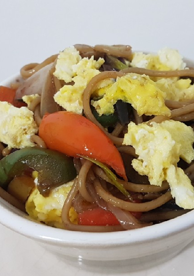Una foto de Fideos con salteado de vegetales