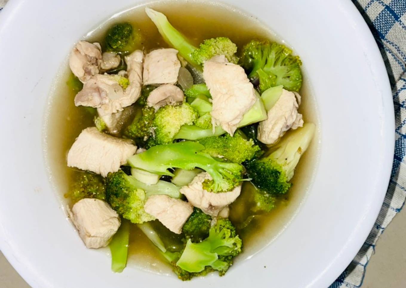 Sup ayam brokoli untuk diet