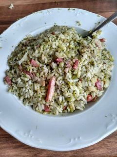 Una foto de Arroz con brócoli y bacon