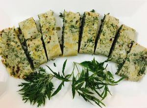 Hình của món Trứng chiên lá đinh lăng.