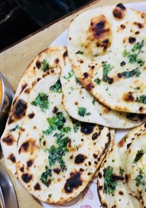 बटर नान (butter naan recipe in Hindi) रेसिपी मुख्य फोटो