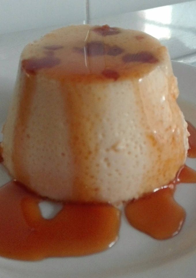 Una foto de Flan de turrón