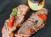 Una foto de colita de cuadril al horno mechado