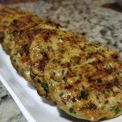 A picture of Grilled chicken kebabs.