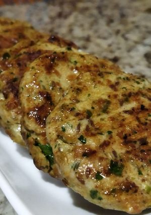 A picture of Grilled chicken kebabs.