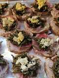 Crostini  mimosa con pane ai cereali pancetta toscana, asparagi di monte e tuorlo di uovo sodo