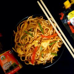 A picture of Egg hakka noodles.