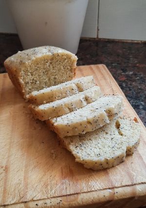 Una foto de Budín de limón y amapola