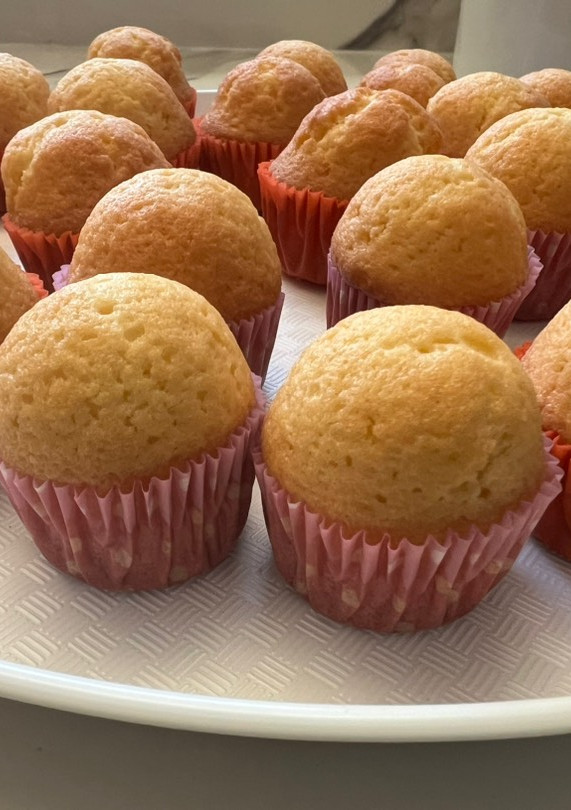 Una foto de Cupcakes de vainilla ideales para el colegio