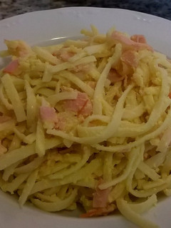 Una foto de Tallarines con huevo y queso