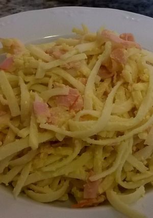 Una foto de Tallarines con huevo y queso