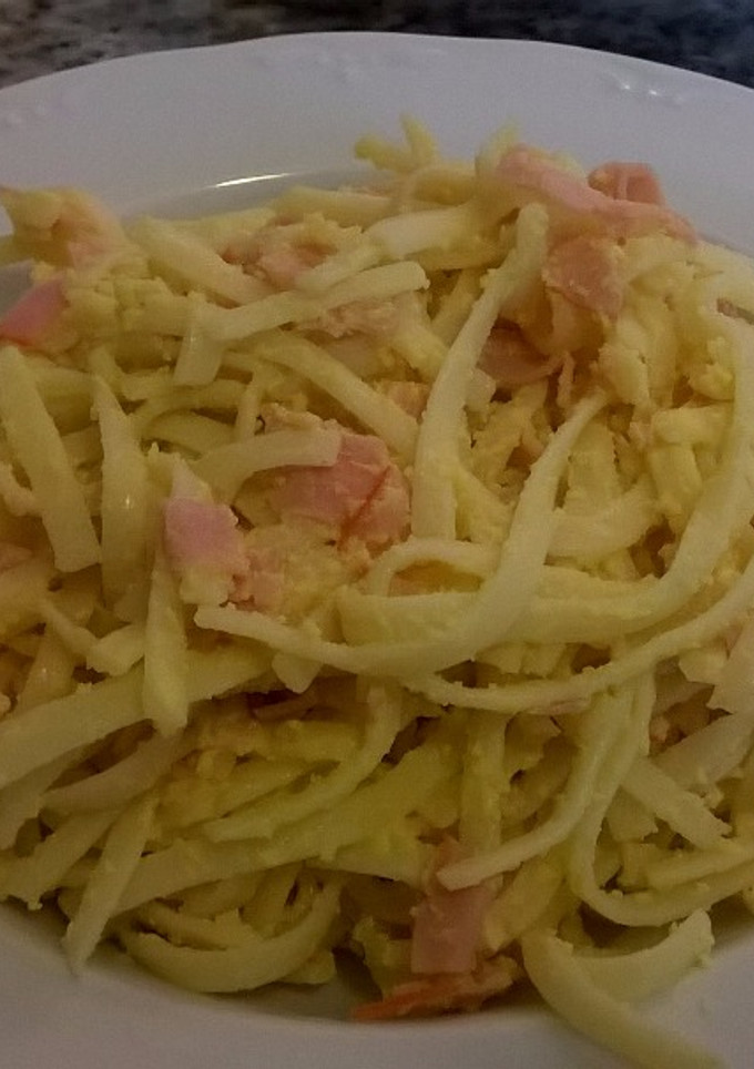 Una foto de Tallarines con huevo y queso