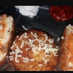 A picture of Bread kachori.