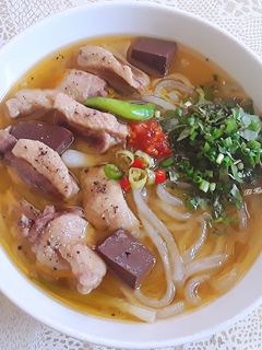 Hình của món Bánh canh vịt Quảng Trị.