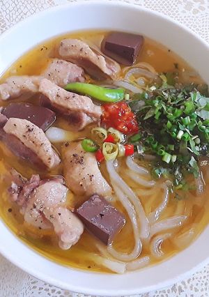 Hình của món Bánh canh vịt Quảng Trị.